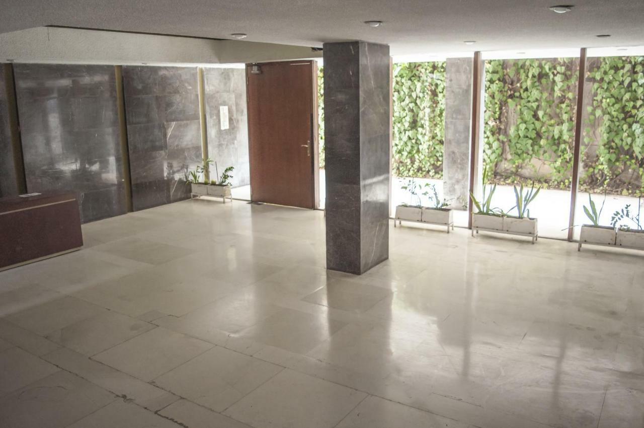 Modern Flat, Vibrant And Excellent Spot!! Apartment Athena Bagian luar foto
